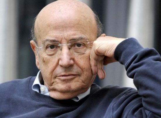 Κάηκε ολοσχερώς το σπίτι του γνωστού σκηνοθέτη Θεόδωρου Αγγελόπουλου (video)