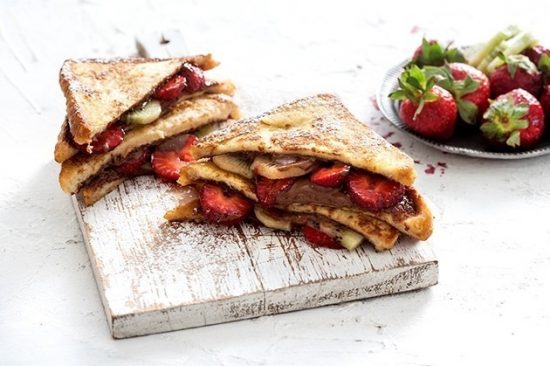 Σπιτικό brunch για να φτιάξετε το Σαββατοκύριακο: Αυγοφέτες με πραλίνα και φρούτα