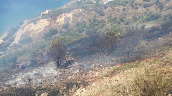 Φωτιά κοντά στην εθνική οδό Χανίων-Ρεθύμνου (pics & video)