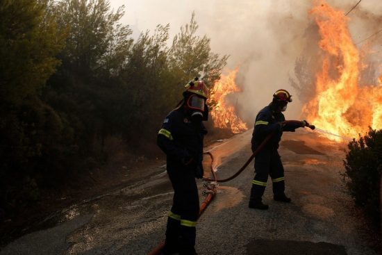Θρίλερ στην πυρκαγιά στον Νέο Βουτζά: Φήμες για εξάχρονο παιδί που αγνοείται!