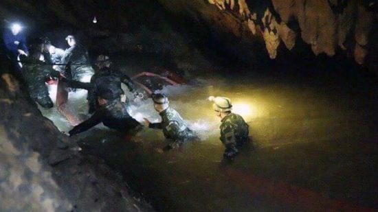 Κορυφώνεται η αγωνία: Έξι αγόρια απελευθερώθηκαν από το σπήλαιο στην Ταϊλάνδη