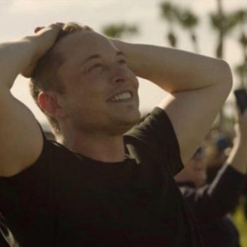 Τώρα άρχισαν οι μηνύσεις κατά του Elon Musk