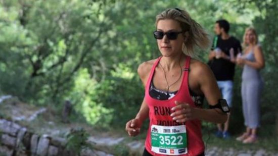 Μαραθωνοδρόμος δέχθηκε άγρια επίθεση από σκυλιά εν ώρα προπόνησης!