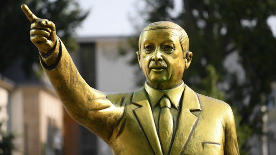Πώς η τουρκική οικονομία εκδικείται τον Ερντογάν