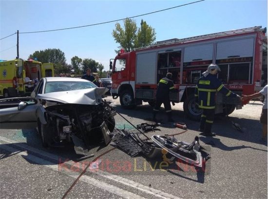 Σφοδρή σύγκρουση αυτοκινήτων με ένα νεκρό στην Καρδίτσα (pics & video)