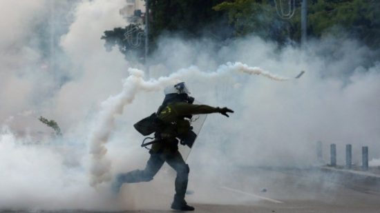 Αυτόφωρο για άνδρες των ΜΑΤ μετά την καταγγελία δημοσιογράφου – Φώναζαν «Βούλγαροι»