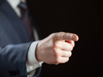 Τραπεζικό τελεσίγραφο στις επιχειρήσεις που δεν… ιδρώνει το αυτί τους: «Βάλτε το χέρι στην τσέπη…»