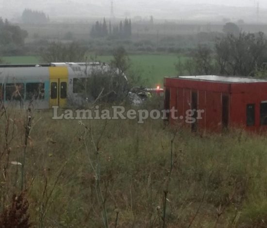 Θανατηφόρα σύγκρουση τρένου με αυτοκίνητο στην Τιθορέα