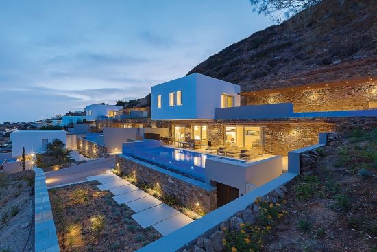“HIDEOUT SUITES”: Οκτώ νέες σουίτες σε επέκταση ξενοδοχείου στην Ίο (pics)