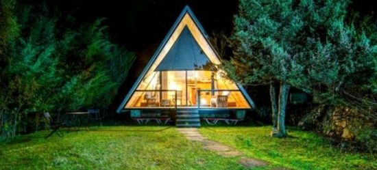 2+1 παραμυθένια σπίτια Airbnb στην Ελλάδα για μια φθινοπωρινή απόδραση