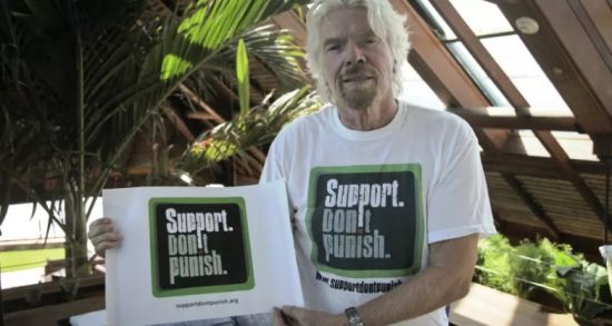 Richard Branson: Γιατί θέλω να σταματήσει ο πόλεμος κατά των ναρκωτικών