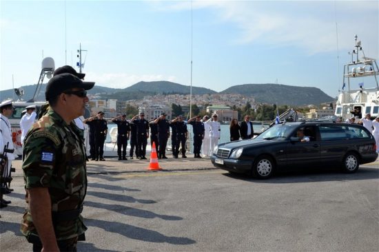 Βαθιά θλίψη στο «τελευταίο αντίο» στον ήρωα του Αιγαίου, Κυριάκο Παπαδόπουλο