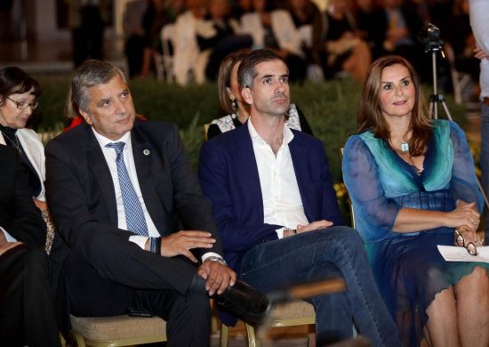 Το γαλάζιο δίδυμο Μπακογιάννη – Πατούλη δίπλα-δίπλα σε εκδήλωση