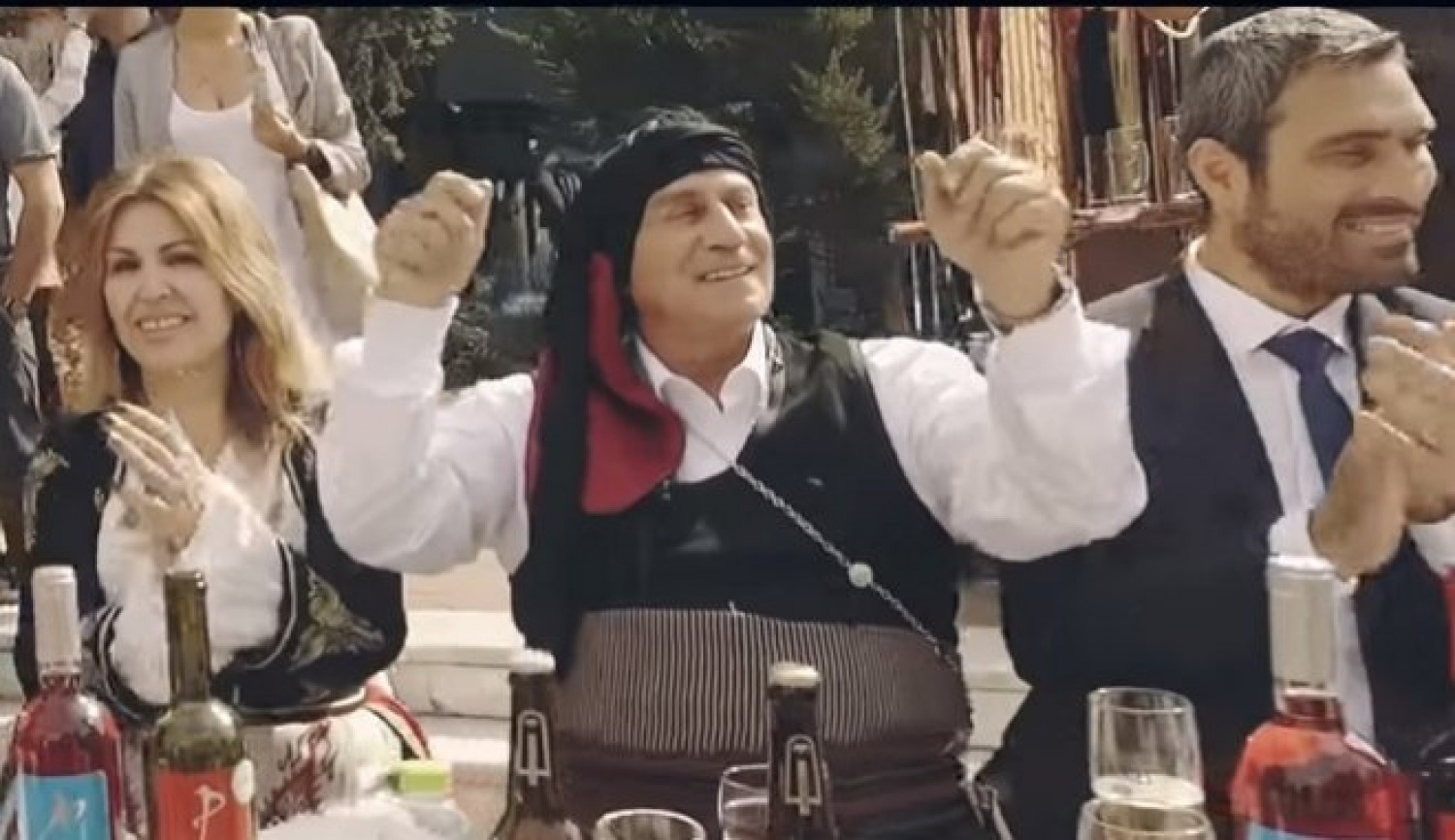Απολαυστικός ο Παναγιώτης Ψωμιάδης: Παίζει σε βίντεο κλιπ τον… Πόντιο συμπέθερο! (video)