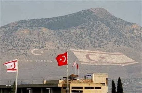 Κύπρος: Τούρκοι στρατιώτες απείλησαν ελληνοκύπριους γεωργούς στη νεκρή ζώνη (video)