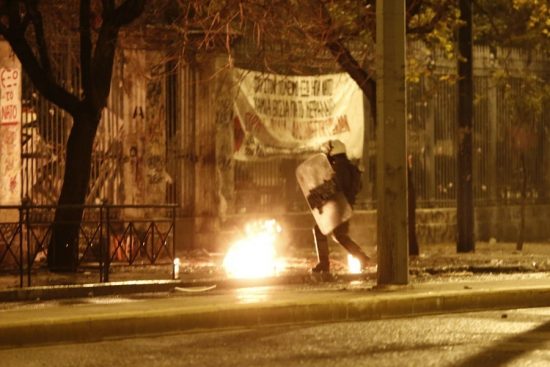 Διώξεις για κακούργημα σε έξι συλληφθέντες από τα επεισόδια