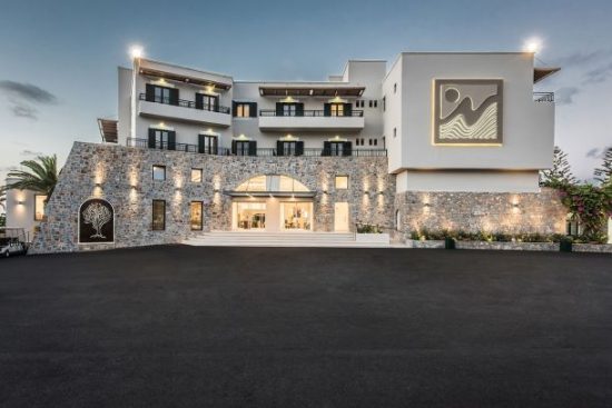Ανακαίνιση με βενετσιάνικες επιρροές στο γνωστό ξενοδοχείο “Nana Beach” στην Κρήτη (pics)