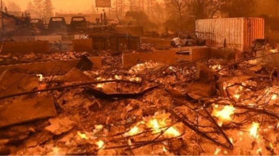 Στο έλεος των πυρκαγιών η Καλιφόρνια – Στους 9 οι νεκροί