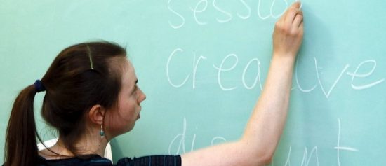 Είναι τα Αγγλικά υπερβολικά ισχυρή γλώσσα;