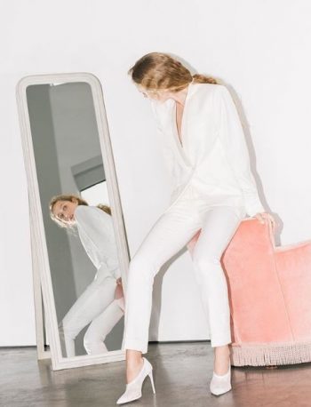 Η Stella McCartney λανσάρει την πρώτη της συλλογή με νυφικά (pics)