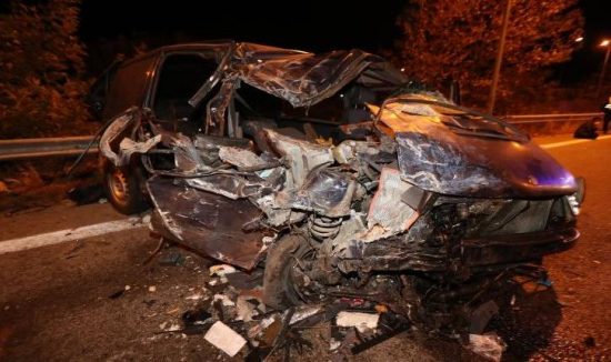 Τραγωδία στη Θεσσαλονίκη: Νεκρό 4χρονο παιδί και 27 τραυματίες από τη σφοδρή σύγκρουση φορτηγού και βαν 