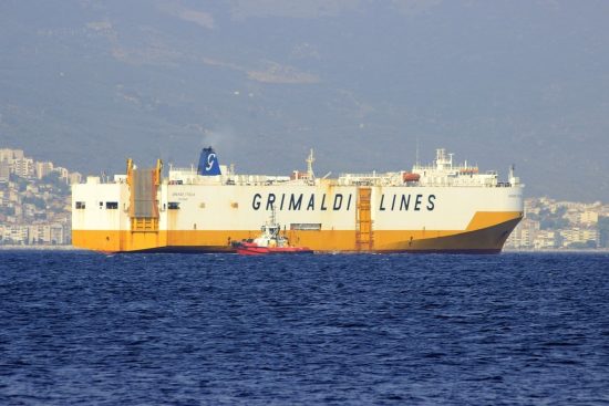 Βρετανία: Λαθρεπιβάτες απειλούν πλήρωμα φορτηγού πλοίου της Grimaldi Lines
