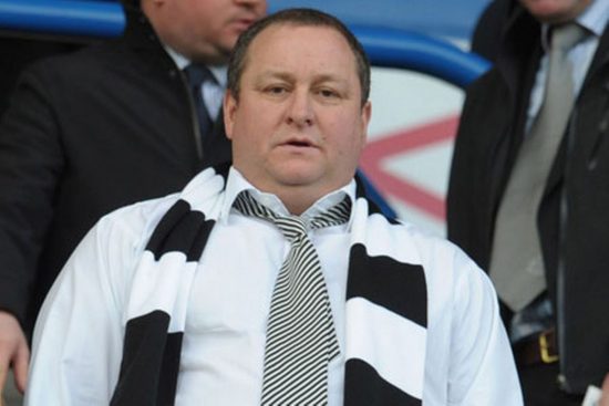 Ποιος είναι ο πολυεκατομμυριούχος Mike Ashley της Sports Direct που «φλερτάρει» με τα attica stores