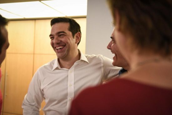 Γερμανικός Τύπος: «Ο Τσίπρας εξαπατά τον απλό πολίτη με φανταστικές υποσχέσεις»