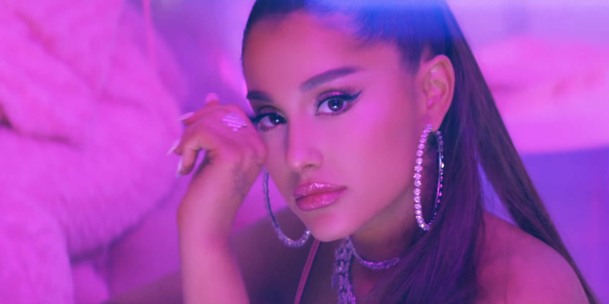 Αριάνα Γκράντε: Το «Thank U, Next» γίνεται άρωμα σε ραγισμένη καρδιά (pic)