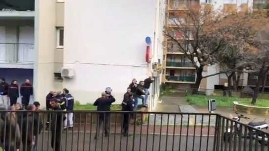 Γαλλία: Ένας νεκρός από πυρά ενόπλου στη μέση του δρόμου