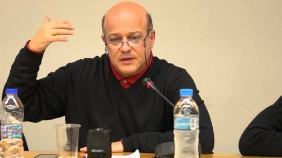 Ιω. Κουζής: Θετικό μέτρο η αύξηση του κατώτατου μισθού αν δεν εξουδετερωθεί από την αύξηση του αφορολόγητου
