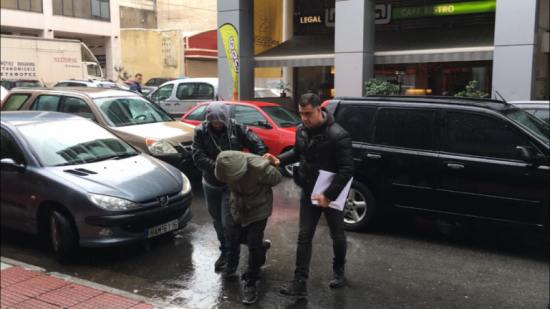 Έγκλημα στον Πειραιά: «Εγώ το έκανα αλλά δεν φταίω» λέει ο δράστης για τη δολοφονία του 21χρονου