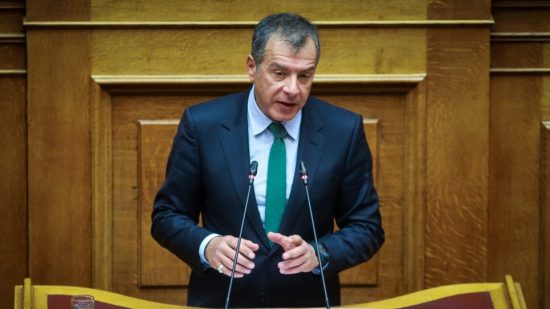 Θεοδωράκης: Αποχαιρετώ την Βουλή πολιτικά ηττημένος