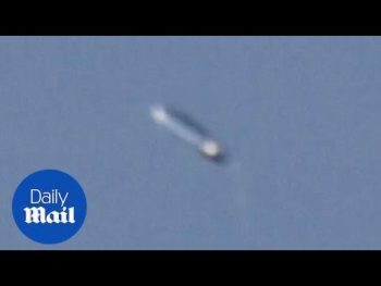 Μυστηριώδες αντικείμενο στον ουρανό κατέγραψε φωτογράφος