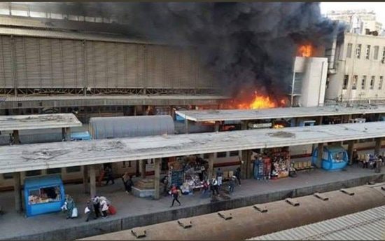 Πάνω από 20 νεκροί από πυρκαγιά στον κύριο σιδηροδρομικό σταθμό του Καΐρου (upd)