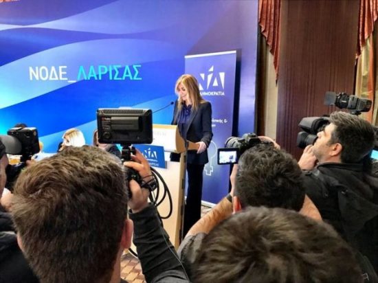 Άστραψαν τα φλας για την Μαρέβα Μητσοτάκη στην Λάρισα