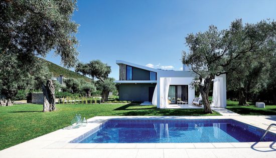 Olion Villa: Μια μοντέρνα εξοχική μονοκατοικία στη Θάσο (10 pics)