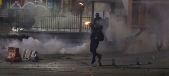 Μολότοφ και επεισόδια στα Εξάρχεια