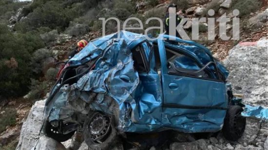 Κρήτη: Ι.Χ έπεσε σε γκρεμό – Μητέρα εγκλωβισμένη με τα παιδιά της