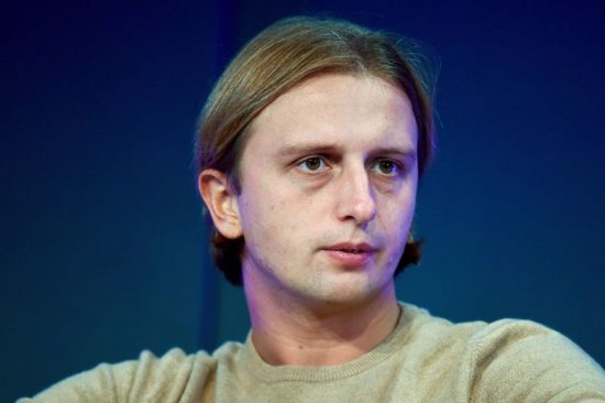H Revolut δοκιμάζει τα όρια του χρηματοπιστωτικού τομέα