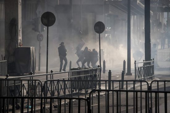 Συνεχίζονται τα γυρίσματα του «Born to be murdered» στο Σύνταγμα – Ανοιχτοί οι δρόμοι