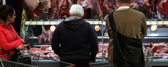 Η Αργεντινή «παγώνει» τις τιμές των τροφίμων