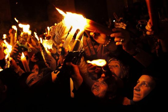 Μόνο στην Αθήνα το Άγιο Φως – Δεν θα διανεμηθεί στις άλλες πόλεις