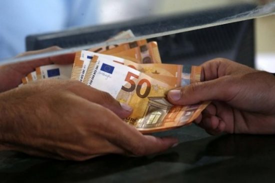 Η εφορία επιστρέφει χρήματα πριν τις εκλογές – Ποιοι θα δουν λεφτά στους λογαριασμούς τους