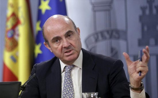 Λουίς ντε Γκίντος: Πιο αποφασισμένη από ποτέ η ΕΚΤ, να βοηθήσει την οικονομία της Ευρωζώνης