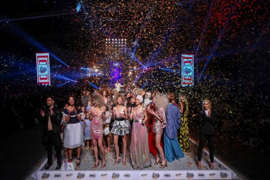 Madwalk 2019: Λαμπερές εμφανίσεις, βαθιά ντεκολτέ και… ατυχείς επιλογές (pics)
