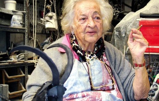 Πέθανε η γλύπτρια Ναταλία Μελά