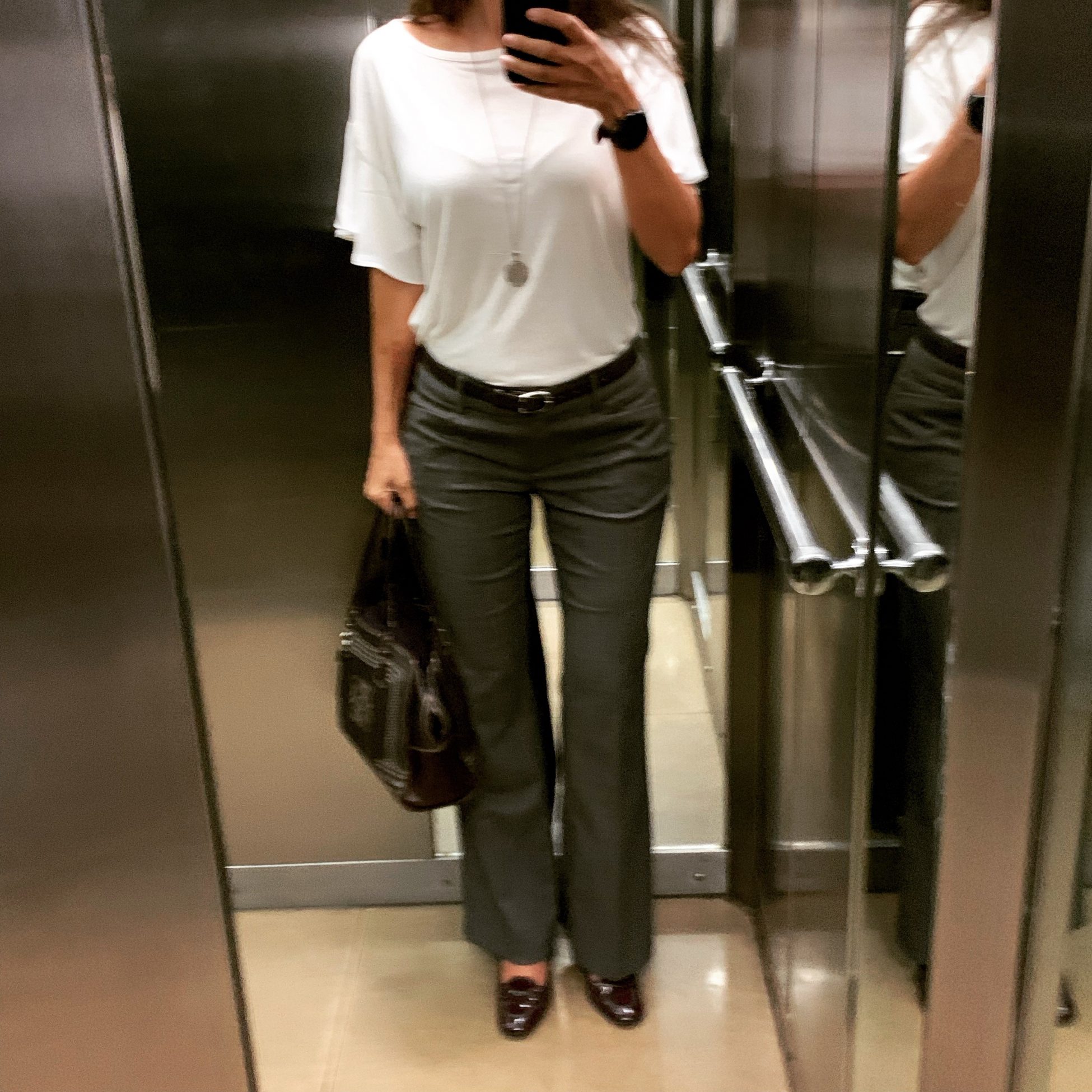 Executive look of the day: Μπεζ άνοιξη