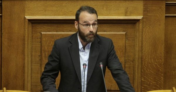 Οργή στο ΚΚΕ για Τσίπρα: Υπογράψατε διακήρυξη που μιλά για «Σιδηρούν Παραπέτασμα»