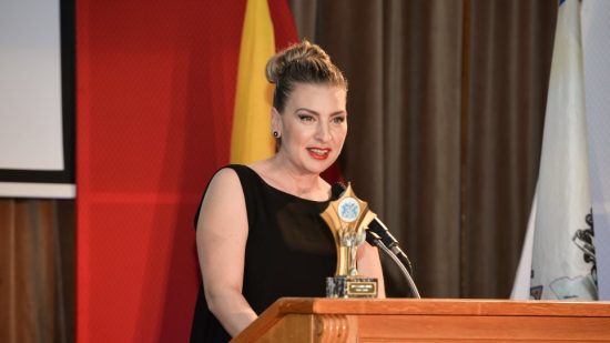 Γνωστή ελληνίδα σχεδιάστρια μόδας δέχθηκε επίθεση με λοστούς (pic)